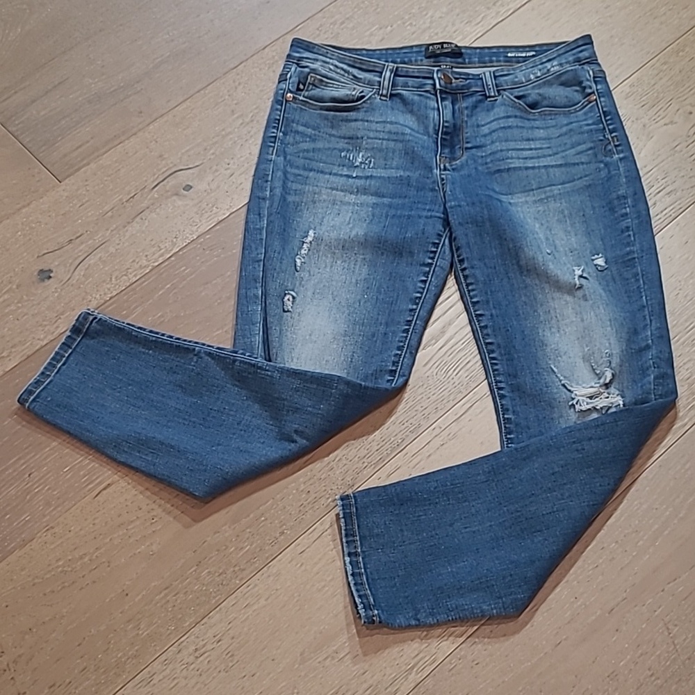 Judy Blue Jeans Women's sz 13/31 Relaxed Fit Mid Rise Distressed Crop Denim